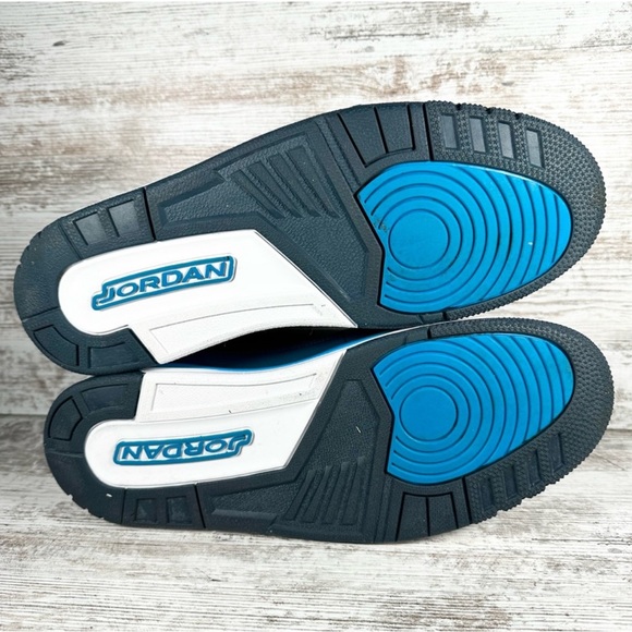 Jordan’s Post-game shoes size 13 - Picture 7 of 8